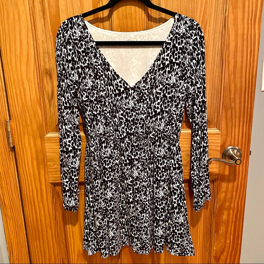 Black/white dress